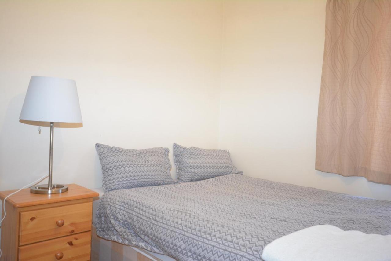 London Deluxe 6 Bedroom House Dagenham Extérieur photo