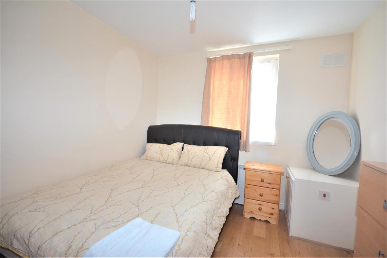 London Deluxe 6 Bedroom House Dagenham Extérieur photo