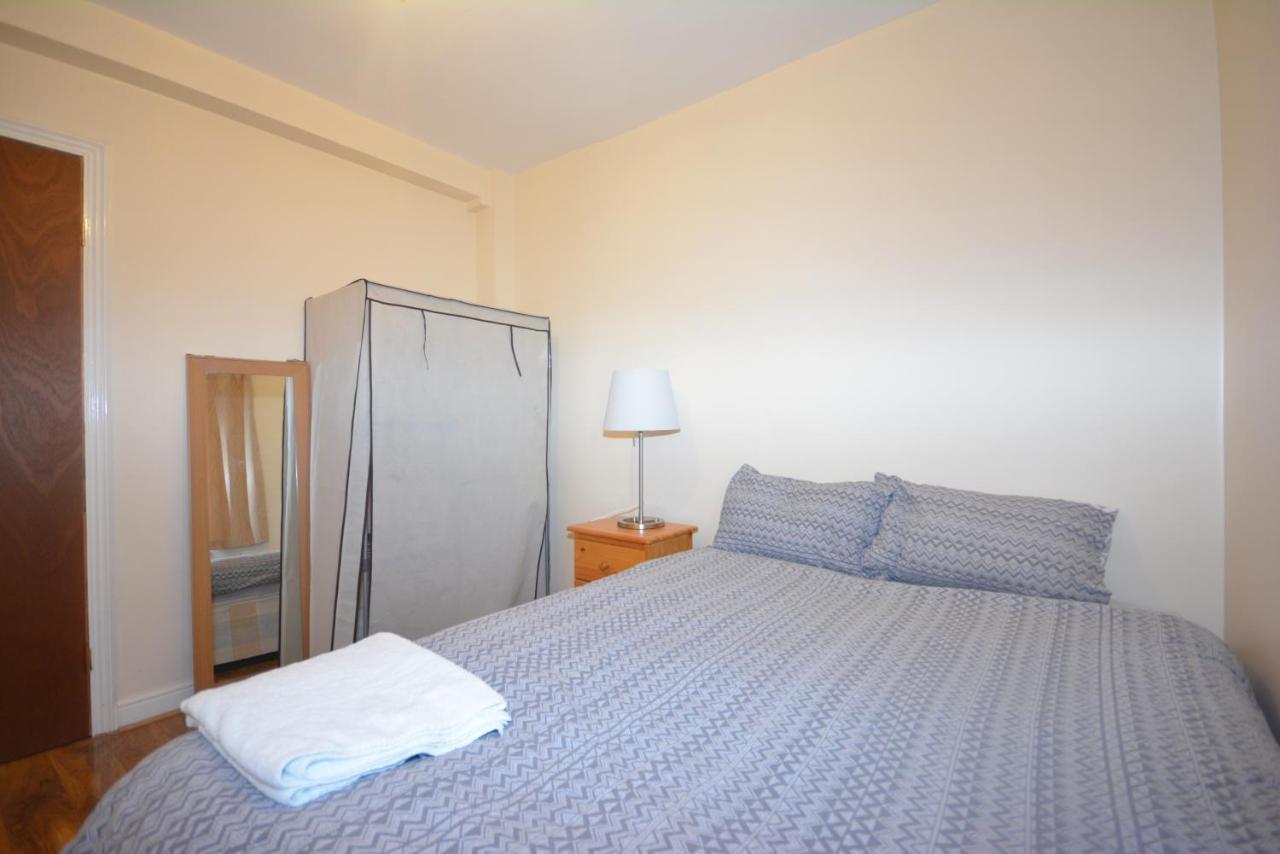 London Deluxe 6 Bedroom House Dagenham Extérieur photo