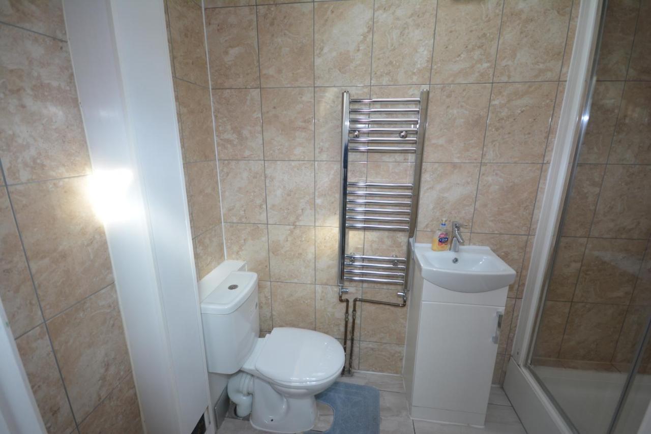London Deluxe 6 Bedroom House Dagenham Extérieur photo