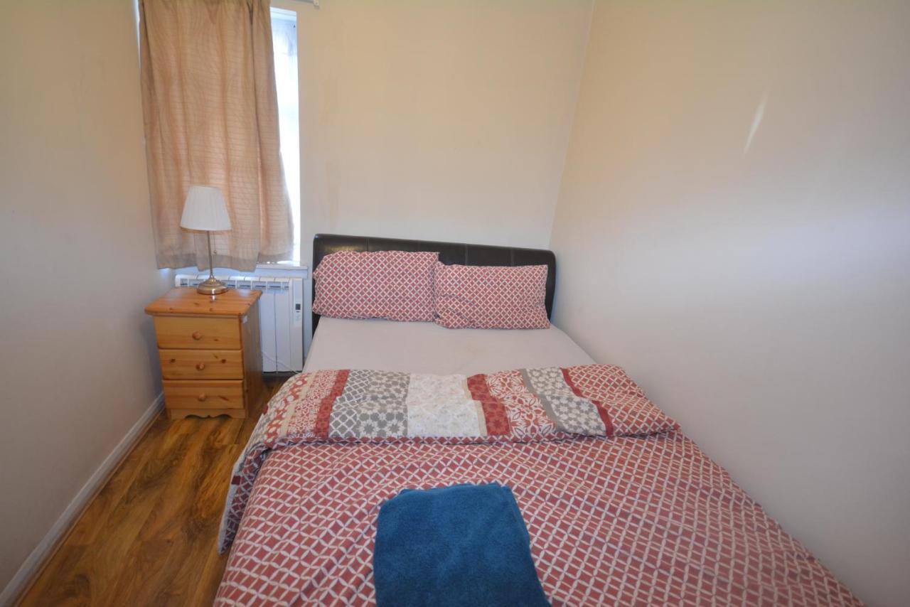 London Deluxe 6 Bedroom House Dagenham Extérieur photo