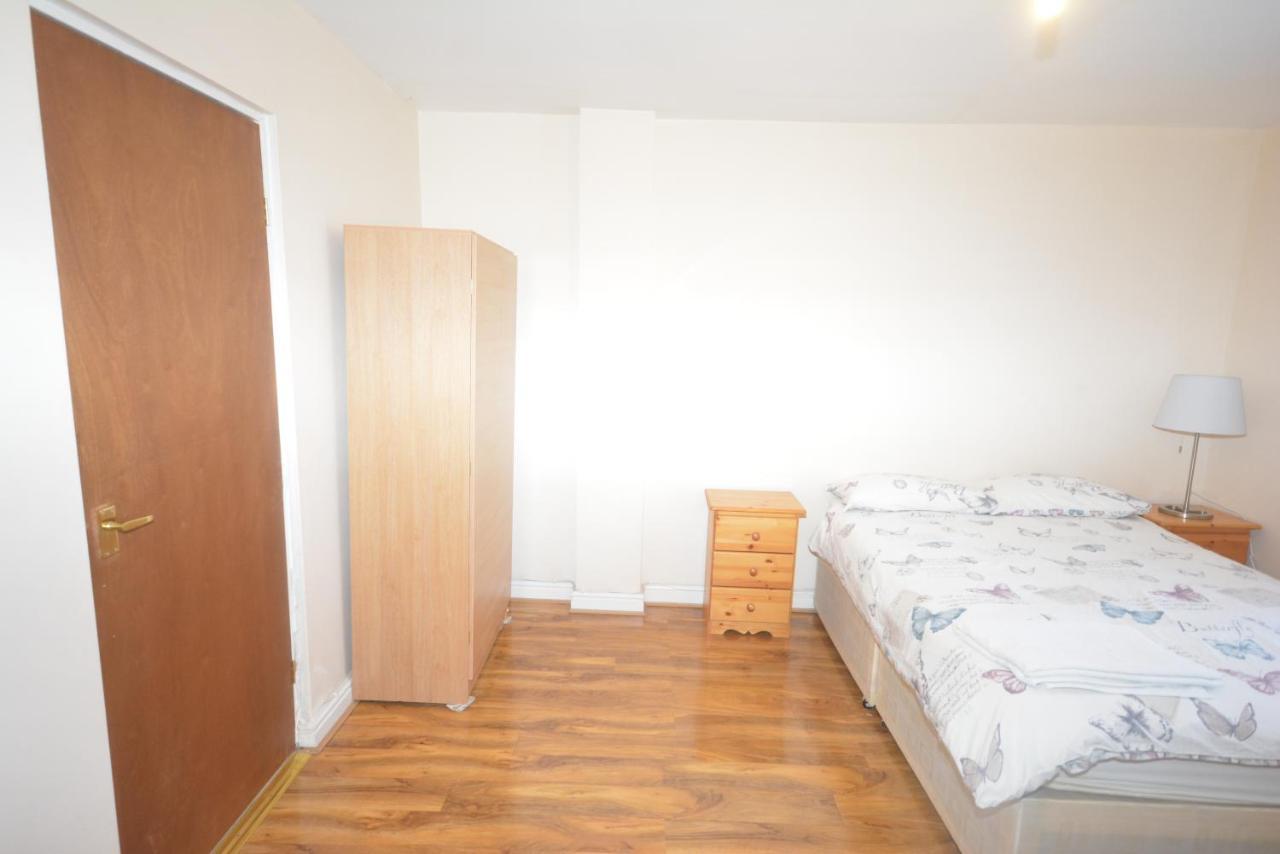 London Deluxe 6 Bedroom House Dagenham Extérieur photo