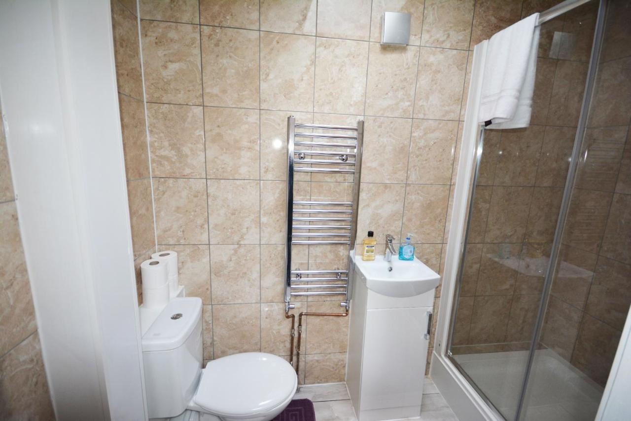 London Deluxe 6 Bedroom House Dagenham Extérieur photo
