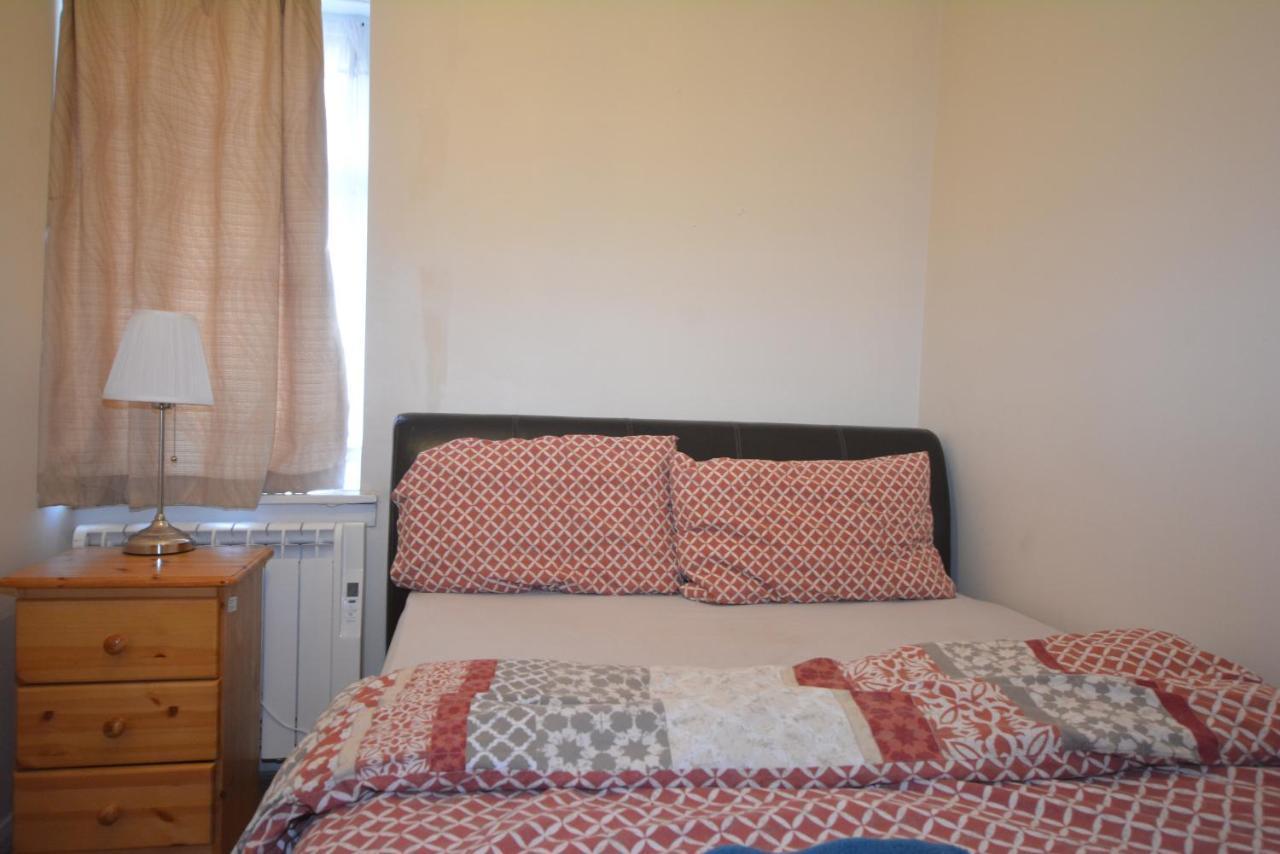 London Deluxe 6 Bedroom House Dagenham Extérieur photo