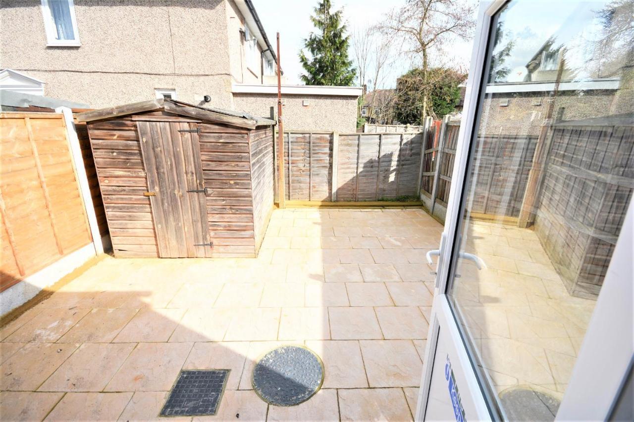 London Deluxe 6 Bedroom House Dagenham Extérieur photo
